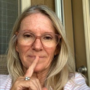 Meet your Posher, Dollie